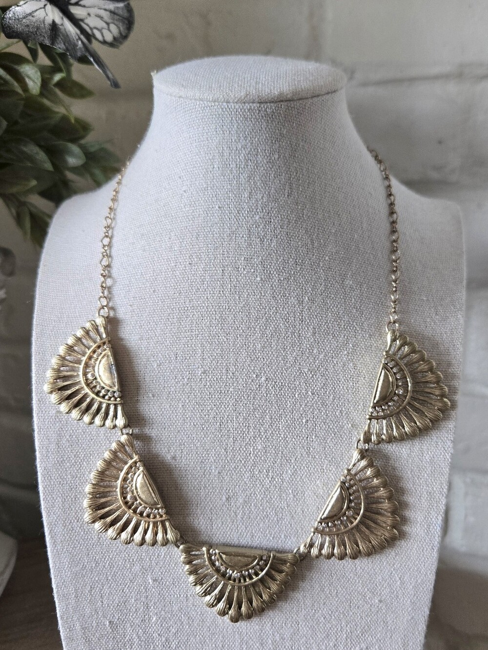 Banana Republic Shell Necklace, Rhinestone, Adjustable, 16-18"